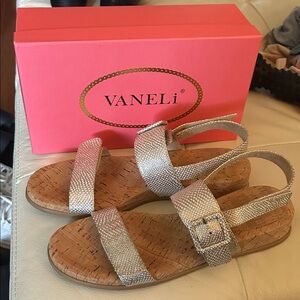 Vaneli Metallic Textured Sandals